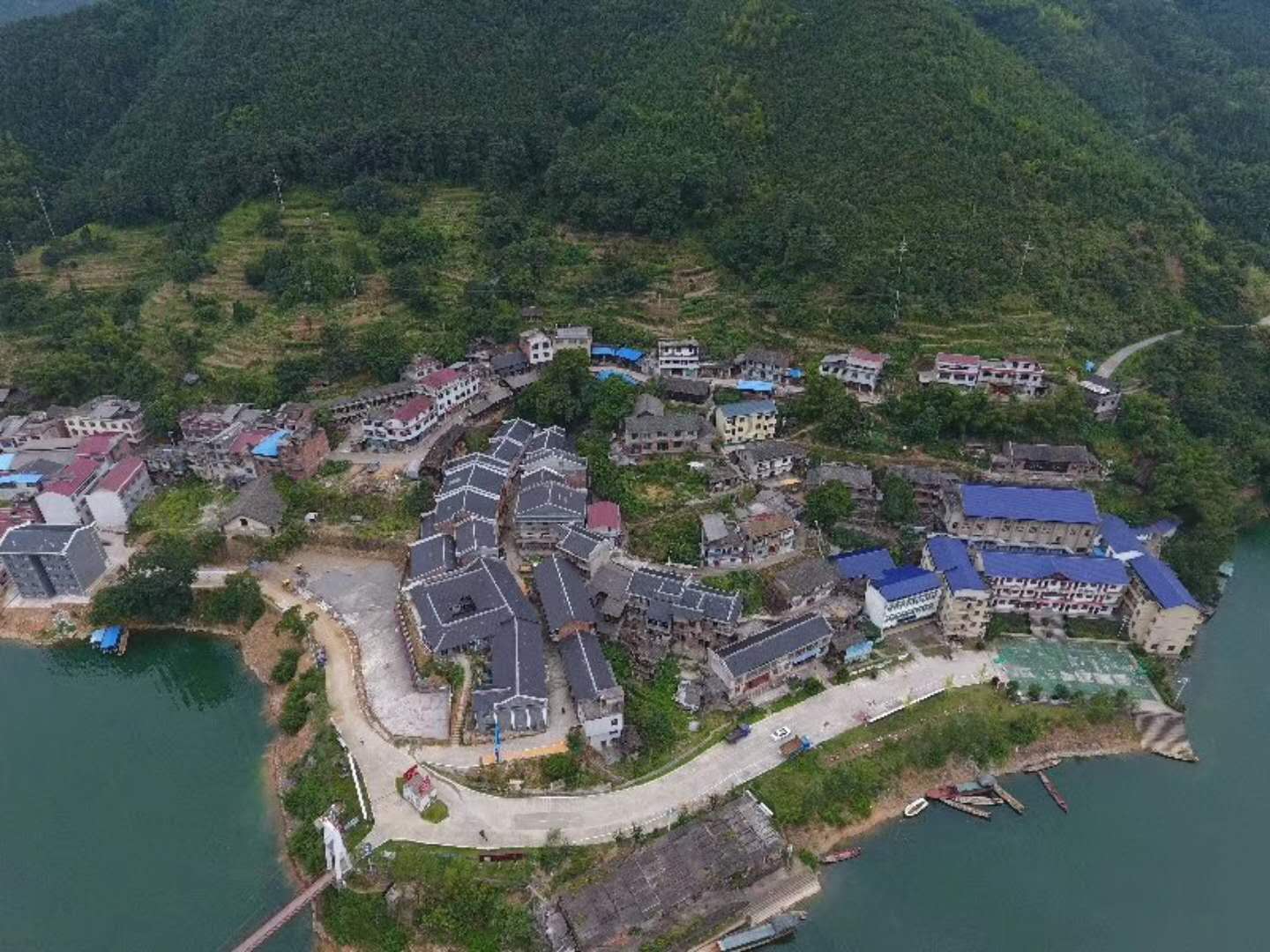 航拍上梧江瑶族乡