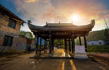 龙家大院·邹建华摄