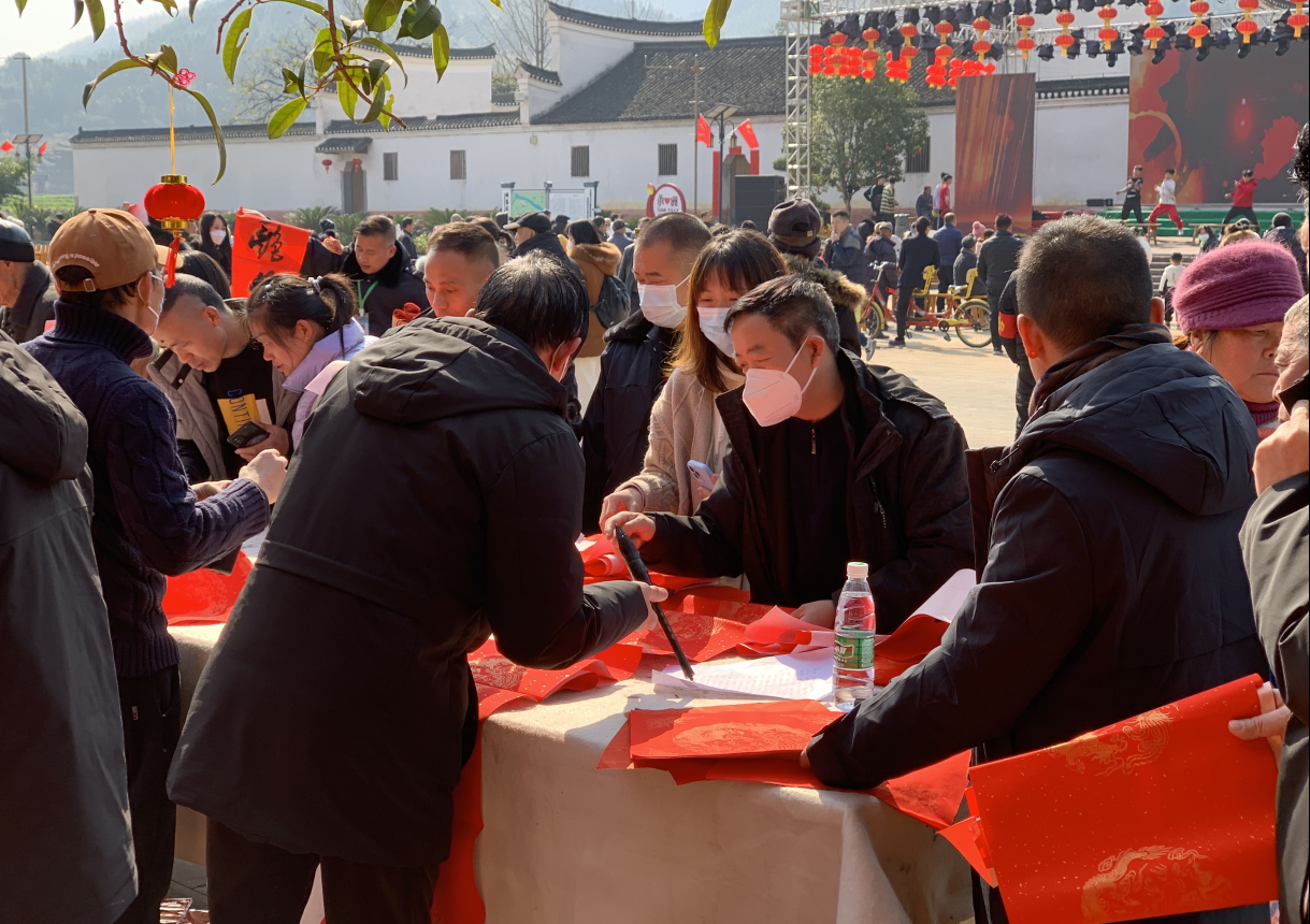 新春走基层--送春联_图片新闻_市文化旅游广电体育局_永州市人民政府