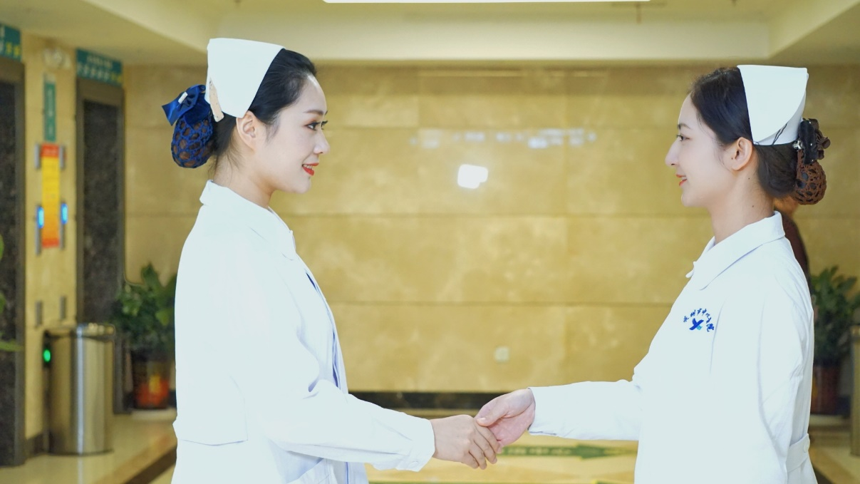 永州市中心医院举办护患沟通与礼仪技巧专题培训